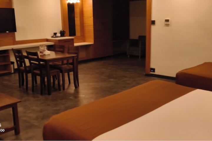 Room 20 of 80