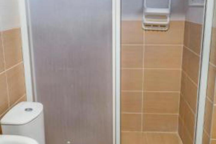 Room 4 of 5