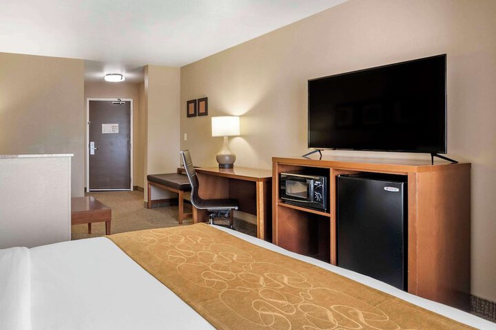 2 Queen Beds Efficiency Suite (1 of 9)