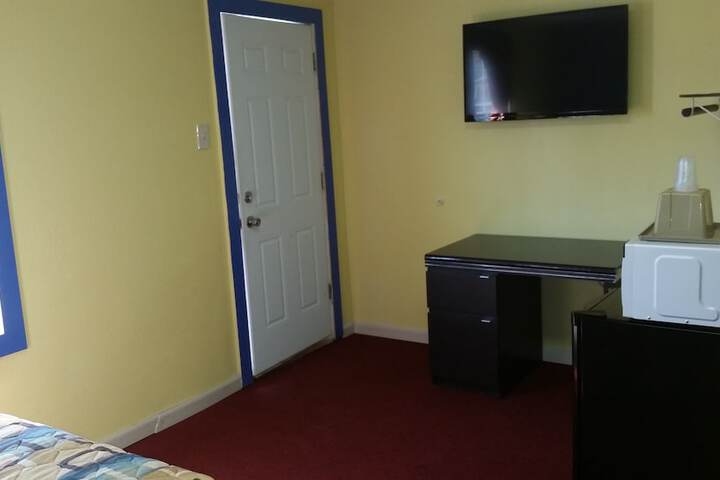 Room 33 of 54