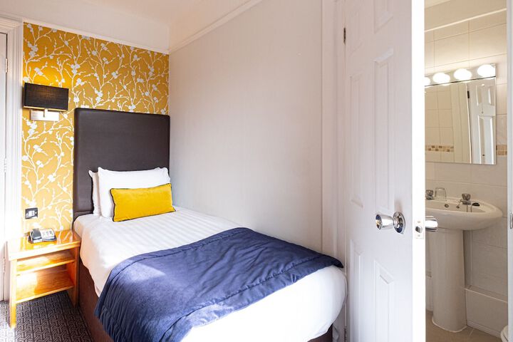 Room 20 of 64