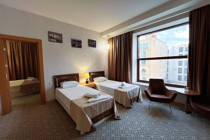 Room 35 of 53