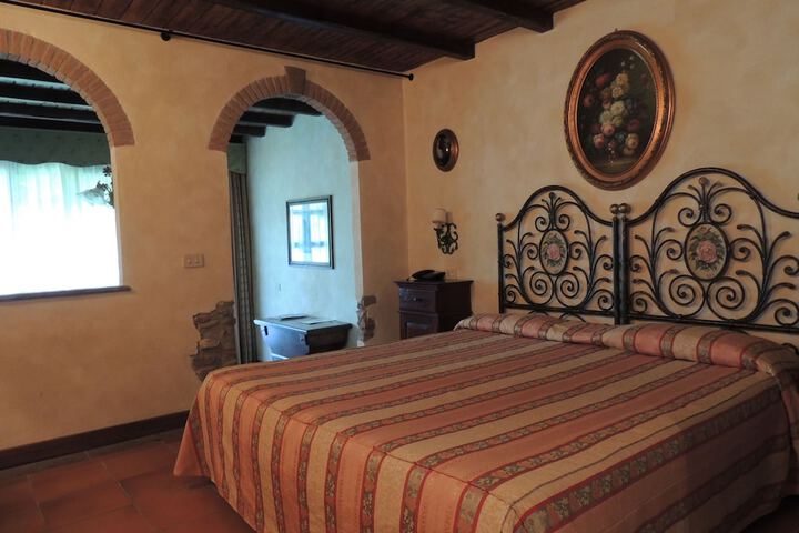 Room 9 of 51