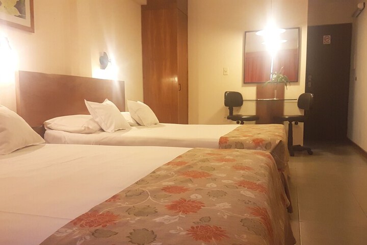 Room 8 of 27