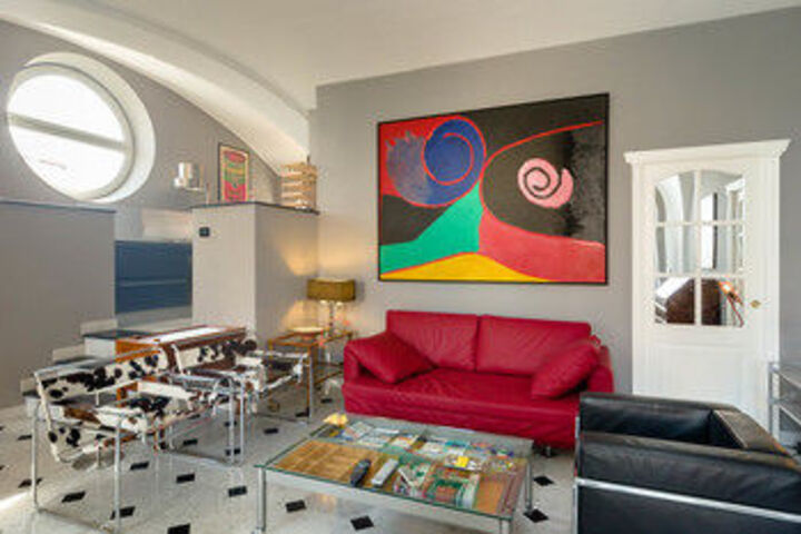 Room 25 of 34