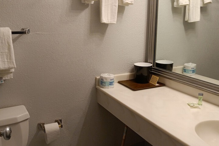 Room 5 of 13