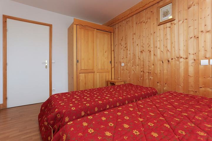 Room 18 of 162