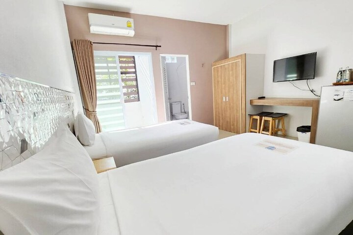 Room 6 of 19
