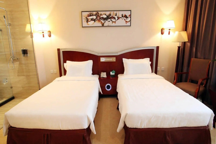 Hong Wei Yi Jia Hotel