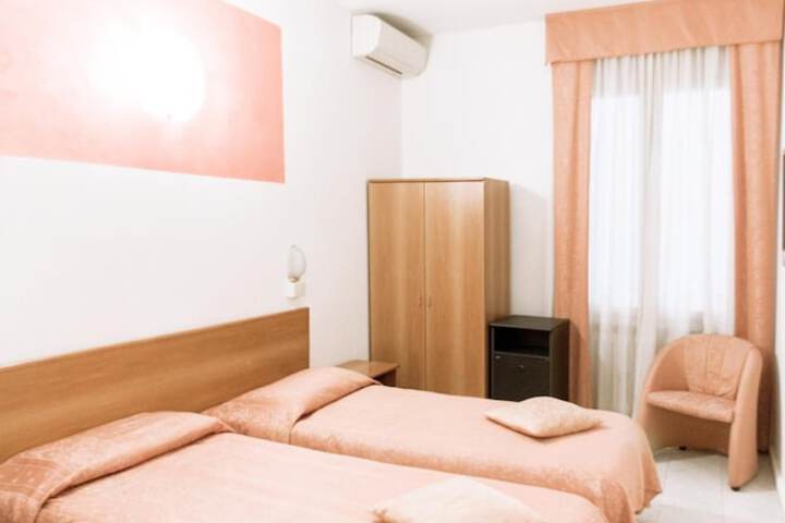 Room 15 of 39