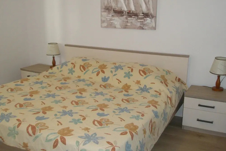 Room 5 of 14
