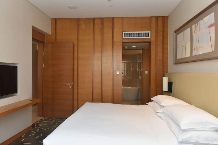 Room 28 of 85