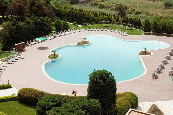 Pool 42 of 140