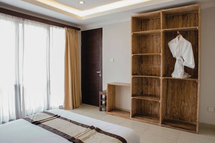 Room 8 of 45