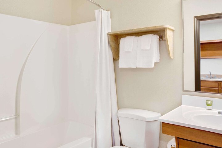 1 Double Bed Accessible (4 of 12)