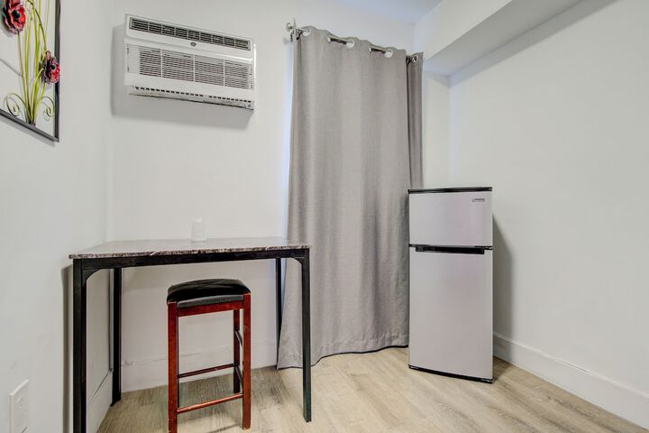Room 25 of 52
