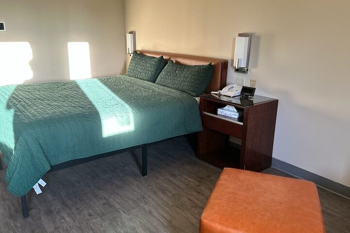 Room 13 of 66