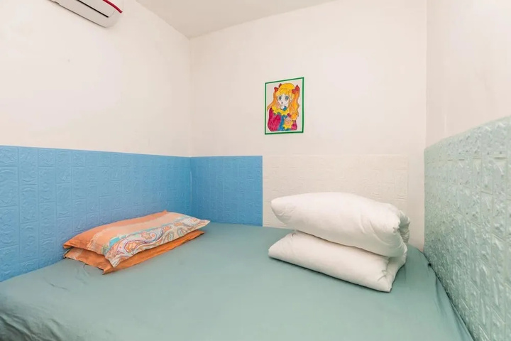 Room 4 of 14