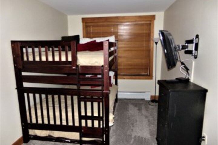 Room 11 of 77