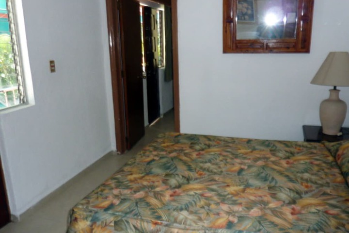 Room 11 of 34