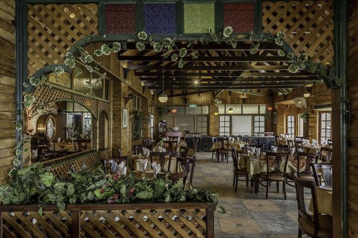 Dining 6 of 18