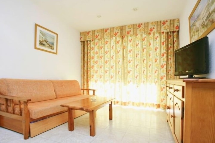 Room 8 of 21