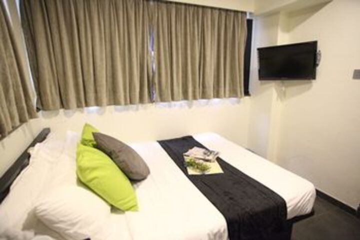 Room 10 of 30