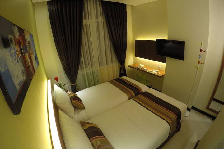 Room 5 of 17