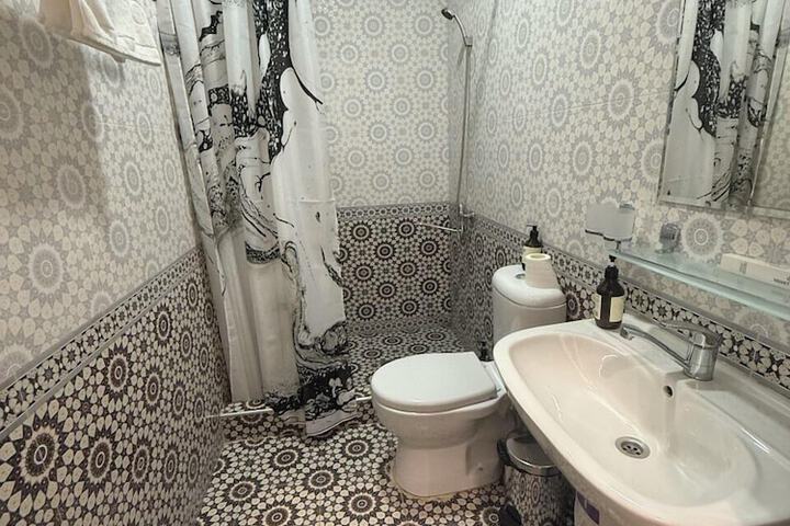 Room 85 of 107