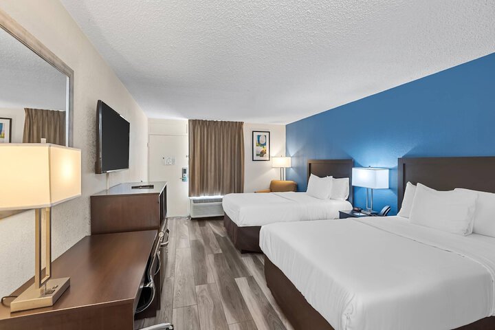 Room 40 of 70