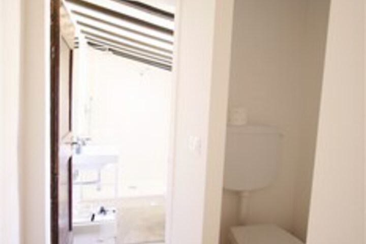 Room 6 of 28
