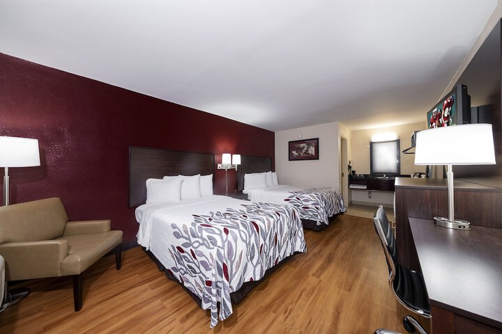 Superior 2 Queen Beds (7 of 8)