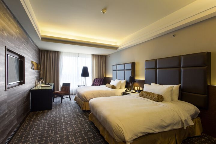 Room 14 of 87