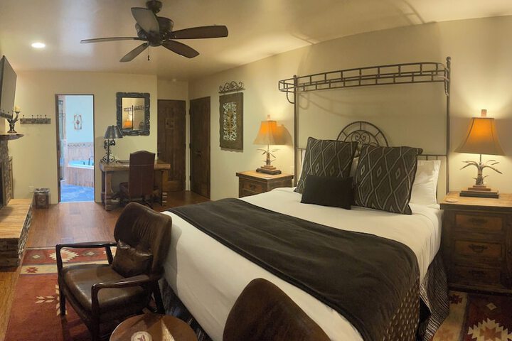 Room 28 of 285