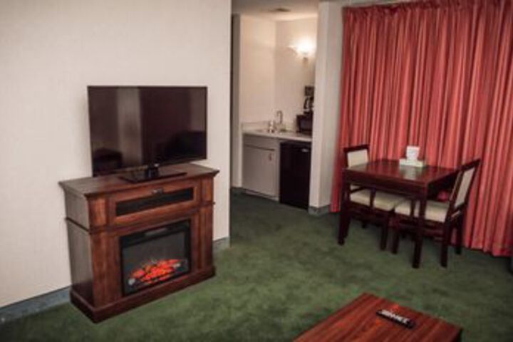 Room 10 of 18