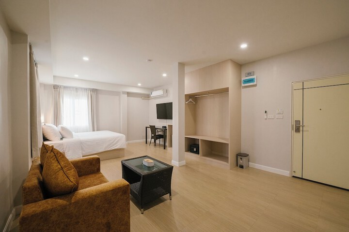 Room 16 of 32