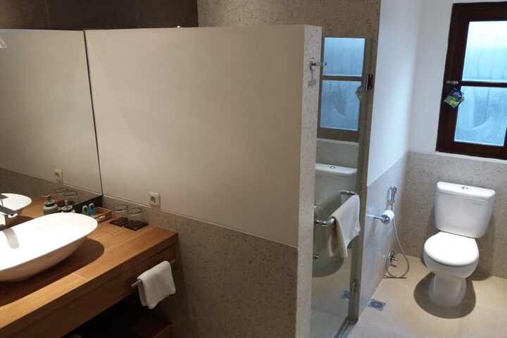 Room 14 of 36