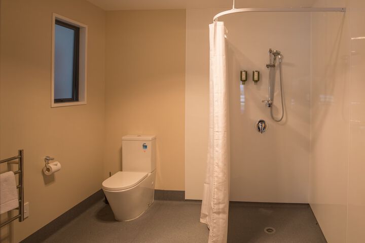 Room 27 of 95