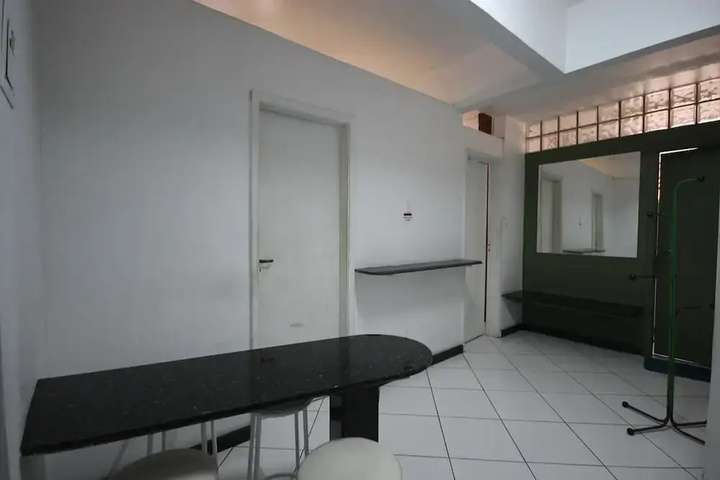 Room 10 of 17