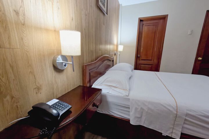 Room 23 of 32
