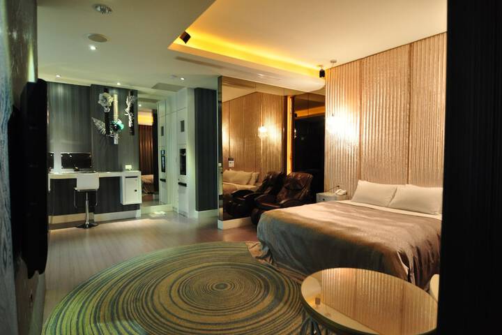 Room 10 of 20