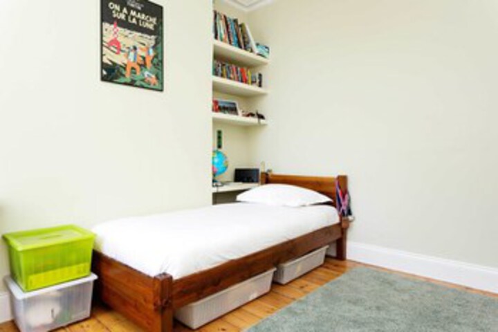 Room 13 of 23