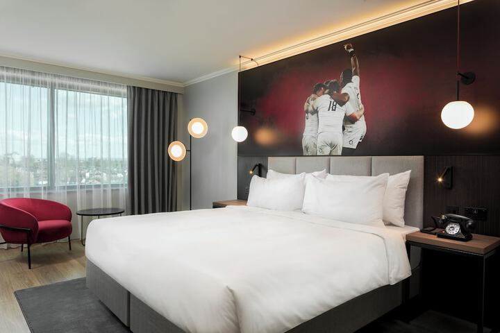 Room 30 of 107