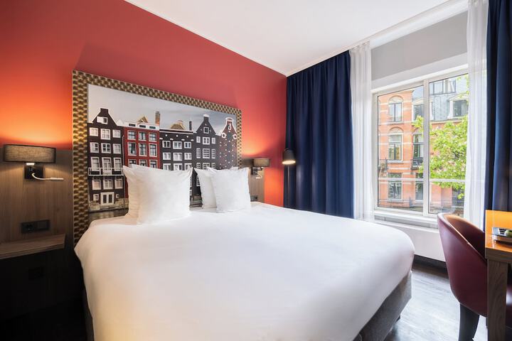 Room 21 of 49