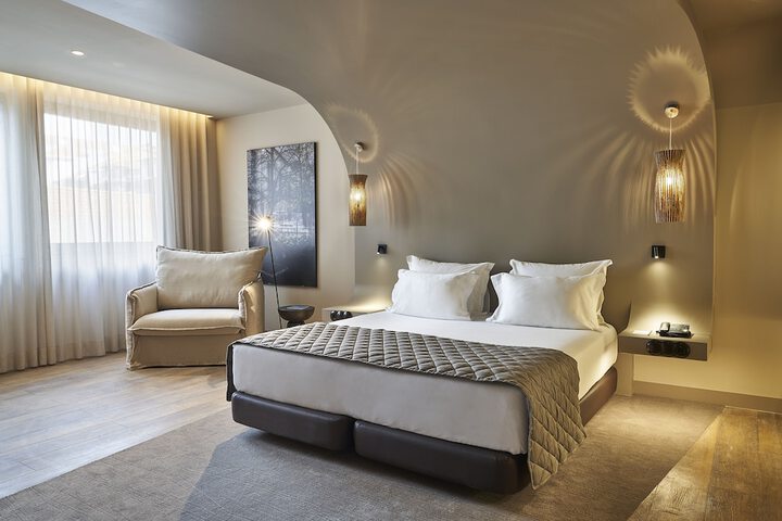 Room 4 of 38