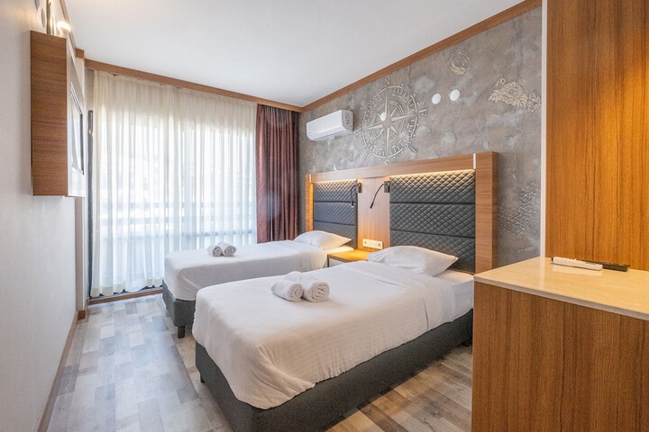 Room 12 of 61