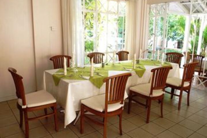 Dining 48 of 51