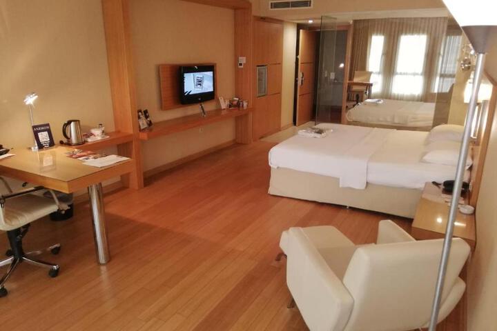 Photo 9