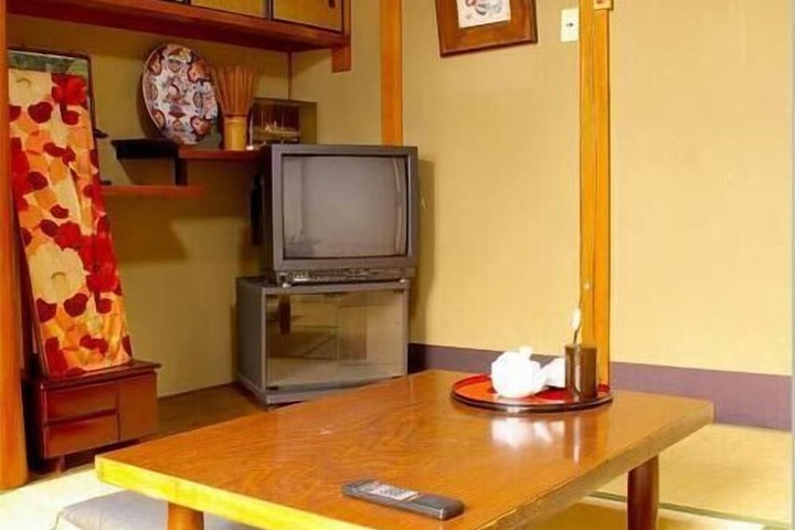 Room 3 of 15