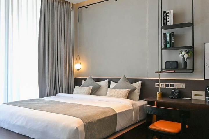 Room 8 of 44